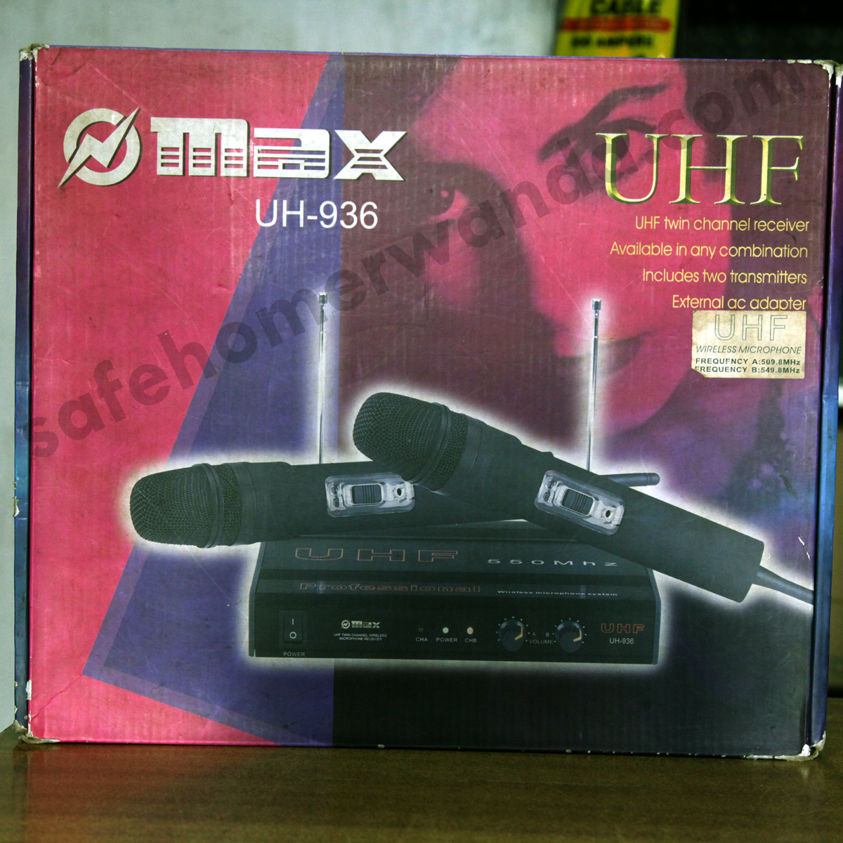 Max UHF wireless microphone