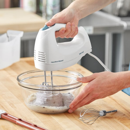 Hand mixer