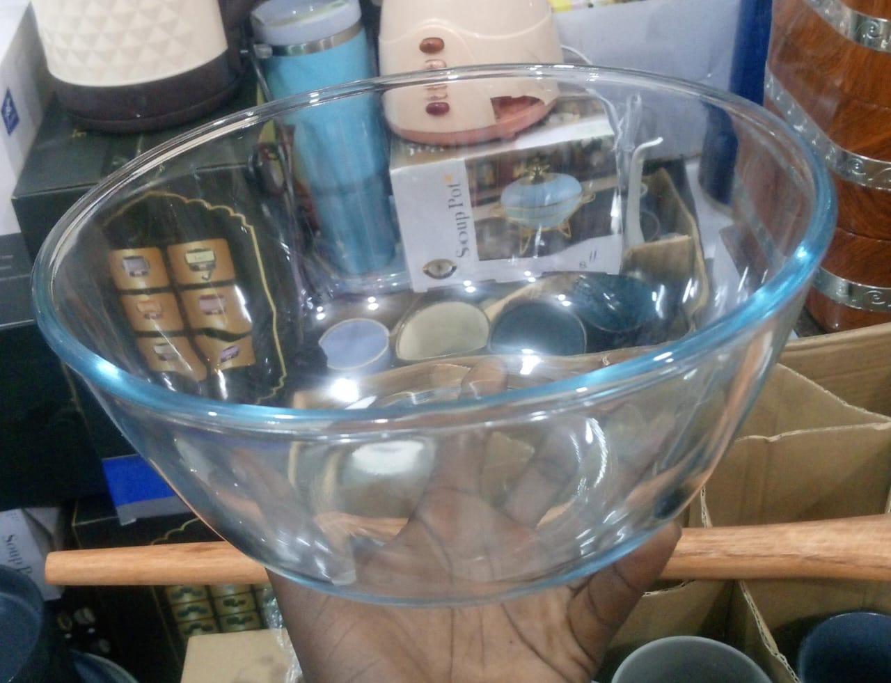 Clear Glass Mixing And Serving Bowl - Image 2