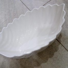 White Ceramic Leaf-Shaped Serving Bowl 1Pcs